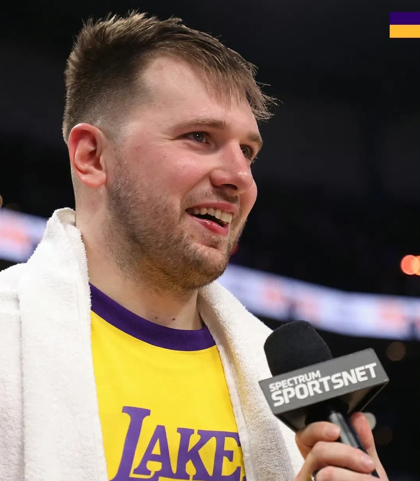 开云APP-东契奇重返赛场，锐不可当首场状态出色，曼联观众沸腾！引发球迷热议的简单介绍