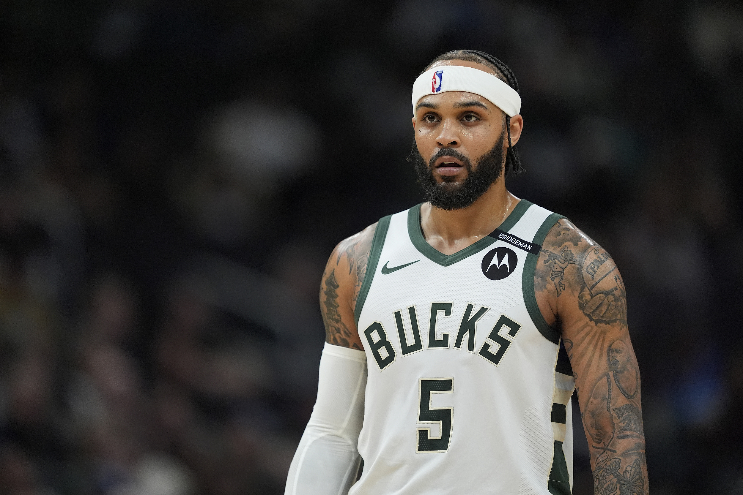 开云-今晨密尔沃基雄鹿调整名单以备中超，主帅复盘环节打磨，态度坚定，年轻球员得到机会(鲁能引进外援消息)